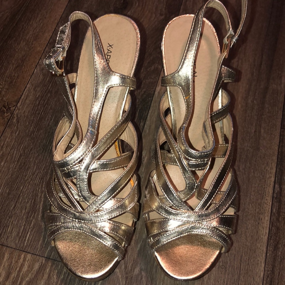 Gold wedges